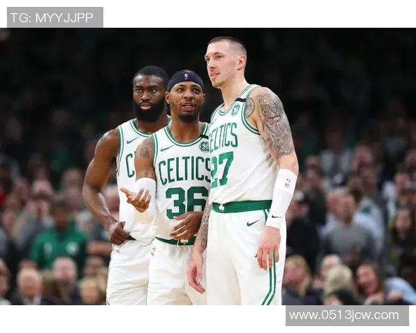 老鹰队与凯尔特人激战正酣 双方全力争夺东部季后赛席位