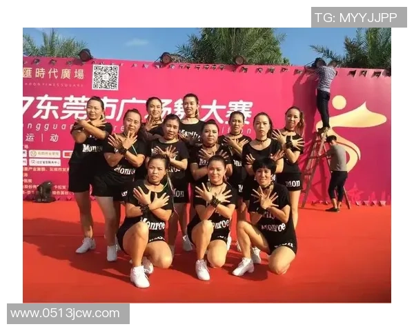墨西哥城地铁中的激情舞动球迷与当地人共谱文化交融乐章